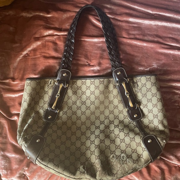 Gucci Handbags - Gucci Pelham - Gucci Handbag - Womens Purse